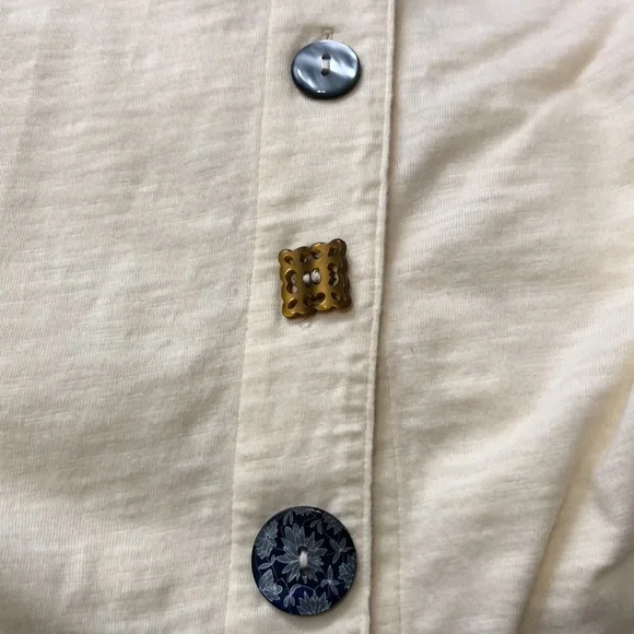 SOFT SURROUNDINGS Top with Vintage Charm Buttons Pale Yellow, Ecru, Cream Size S - Picture 6 of 7